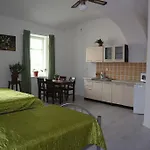 Lestarka Apartament *