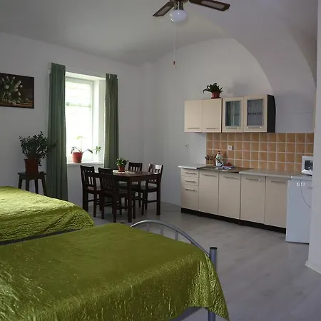 Lestarka Apartmán *